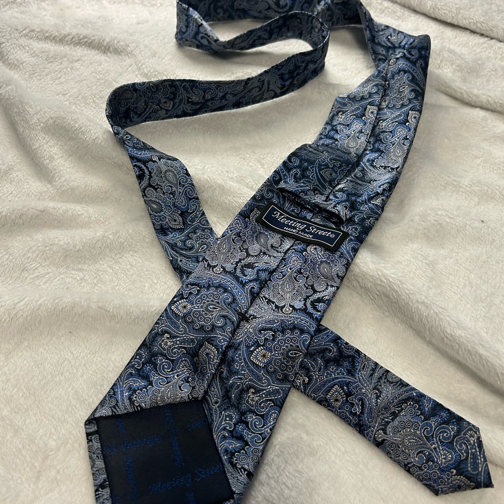 Meeting Street Mens Blue Silver Paisley Hand Made Silk Blend Necktie Formal Tie